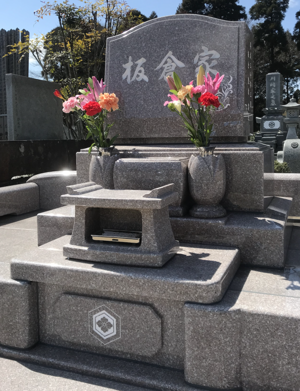 八街市で墓石を100万円以内で建てたい方【良心石材】